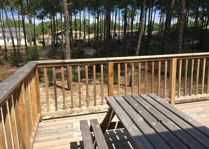 Coquelicot アパート ラカノー